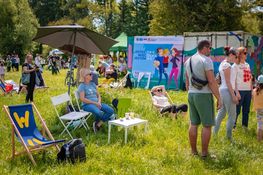 Piknik z okazji Dnia Rodzicielstwa Zastępczego, który odbył się w sobotę 31 maja w parku Grabiszyńskim we Wrocławiu