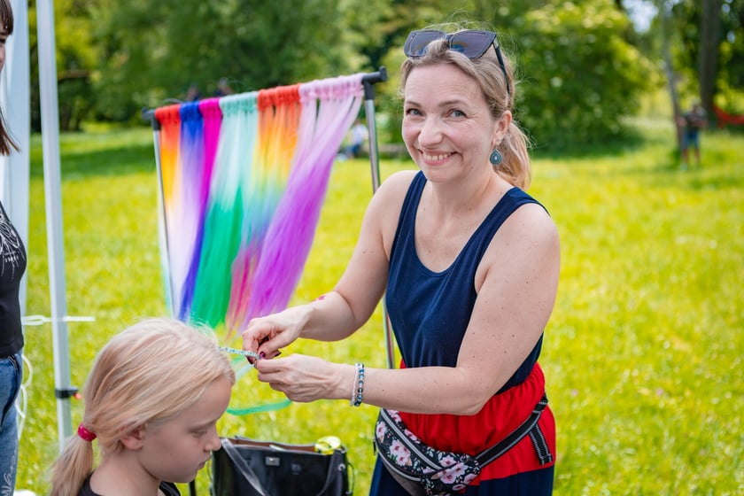 Piknik z okazji Dnia Rodzicielstwa Zastępczego, który odbył się w sobotę 31 maja w parku Grabiszyńskim we Wrocławiu