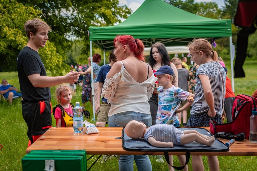Piknik z okazji Dnia Rodzicielstwa Zastępczego, który odbył się w sobotę 31 maja w parku Grabiszyńskim we Wrocławiu