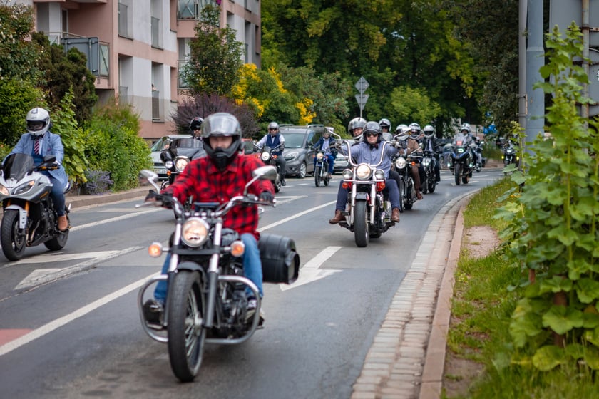 Distinguished Gentleman's Ride - stylowe i klasyczne motocykle przejechały przez Wrocław - 1 czerwca 2025 r.