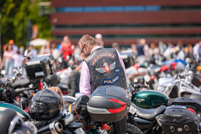 Distinguished Gentleman's Ride - stylowe i klasyczne motocykle przejechały przez Wrocław - 1 czerwca 2025 r.
