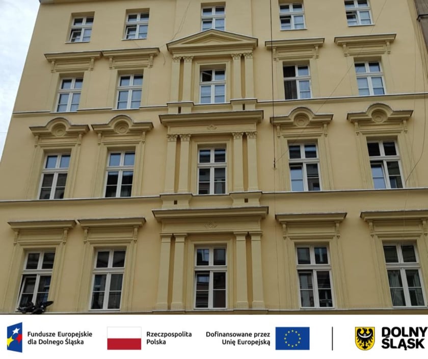Elewacje kamienic na Przedmieściu Oławskim po remoncie