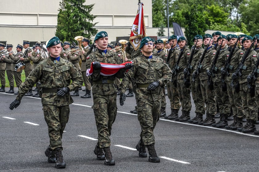 Obchody święta 10. Wrocławskiej Brygady Łączności