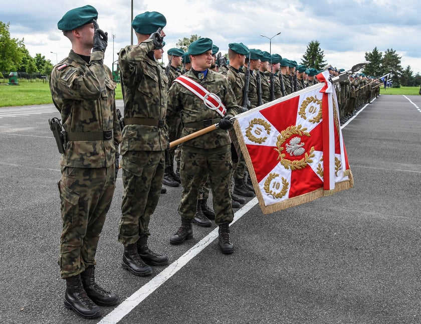 Obchody święta 10. Wrocławskiej Brygady Łączności