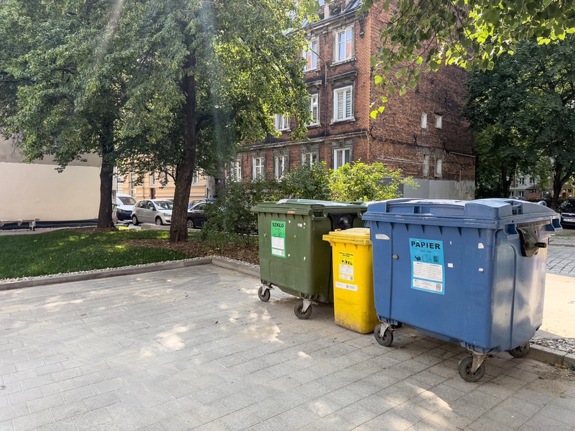 Punkt zbi&oacute;rki odpad&oacute;w został przeniseiony spod "serca"