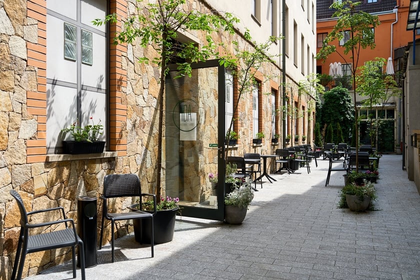 Restauracja IDA Kuchnia i wino mieści się przy Łaziennej 4
