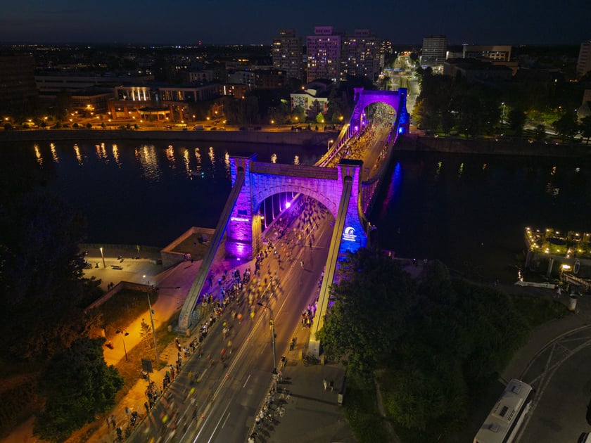 PKO Nocny Wrocław Półmaraton we Wrocławiu na zdjęciach z drona