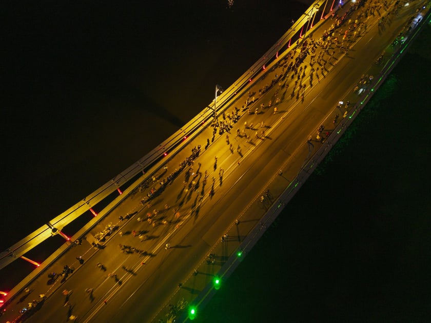 PKO Nocny Wrocław Półmaraton we Wrocławiu na zdjęciach z drona