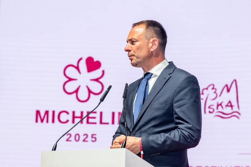 Ceremonia wręczenia plakiet Michelin w Hali Stulecia &ndash; przemawia minister Piotr Borys&nbsp;