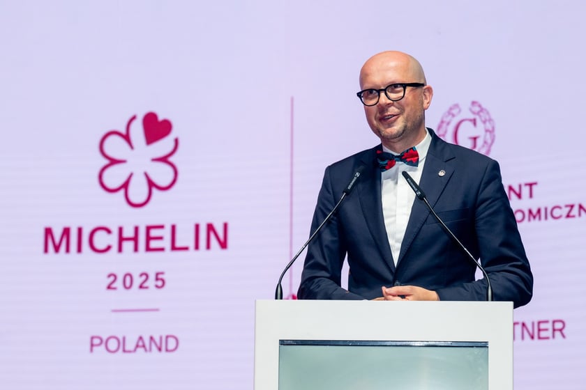 Ceremonia wręczenia plakiet Michelin w Hali Stulecia &ndash; przemawia wiceprezydent Jakub Mazur