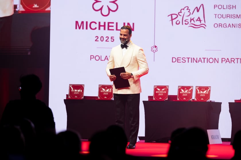 Ceremonia wręczenia plakiet Michelin w Hali Stulecia &ndash; konferansjer Conrado Moreno