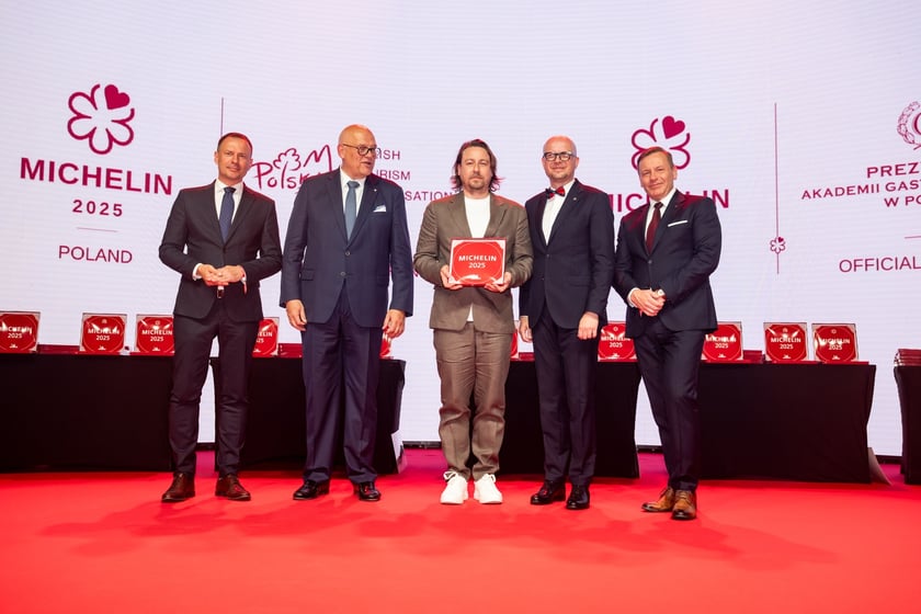 Ceremonia wręczenia plakiet Michelin w Hali Stulecia &ndash; przedstawiciel restauracji Campo Modern Grill