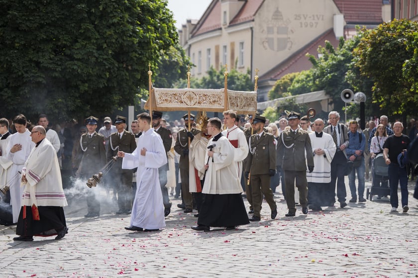 Boże Ciało 2025, uroczysta procesja