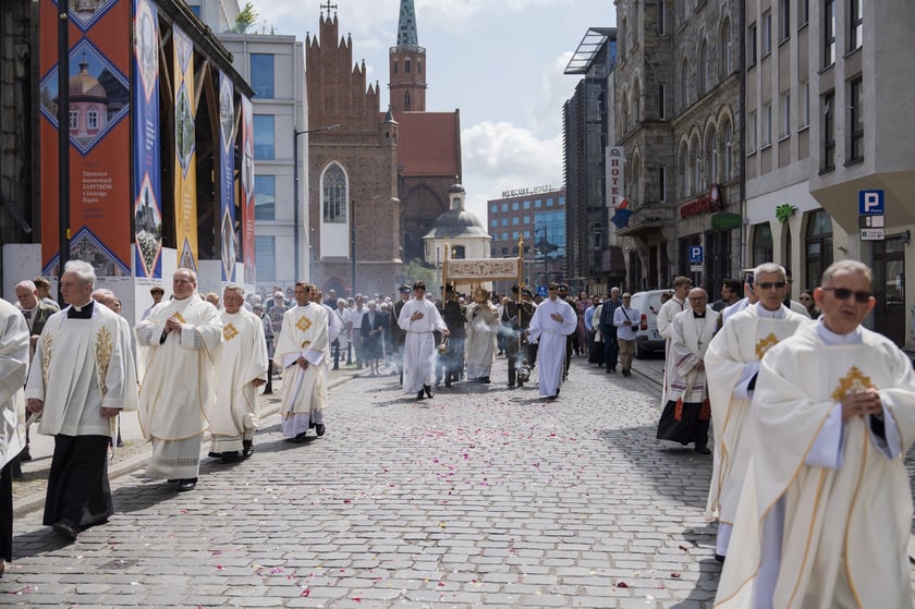 Boże Ciało 2025, uroczysta procesja