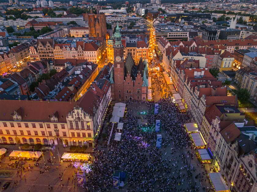Iluminacje w Rynku na zdjęciach z drona