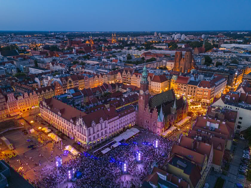 Iluminacje w Rynku na zdjęciach z drona