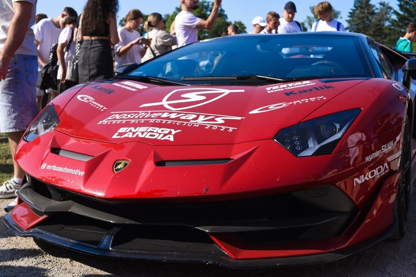 Positive Ways. Samochody sportowe na Pergoli