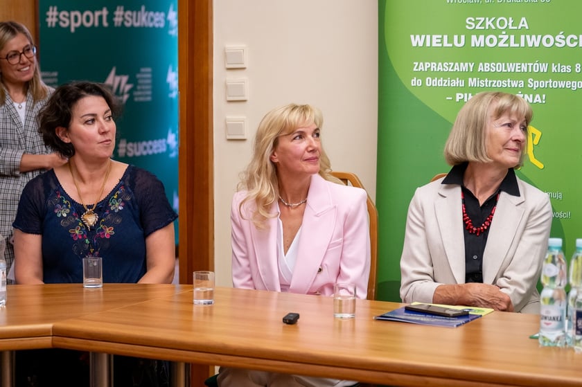 AWF obejmie patronatem Zespół Szkół Ekonomiczno-Ogólnokształcących - podpisanie porozumienia, 23.06.2025