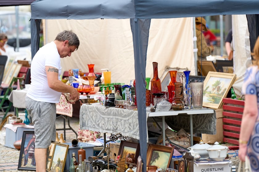 Giełda staroci przy katedrze św. Marii Magdaleny - 26.06.2025