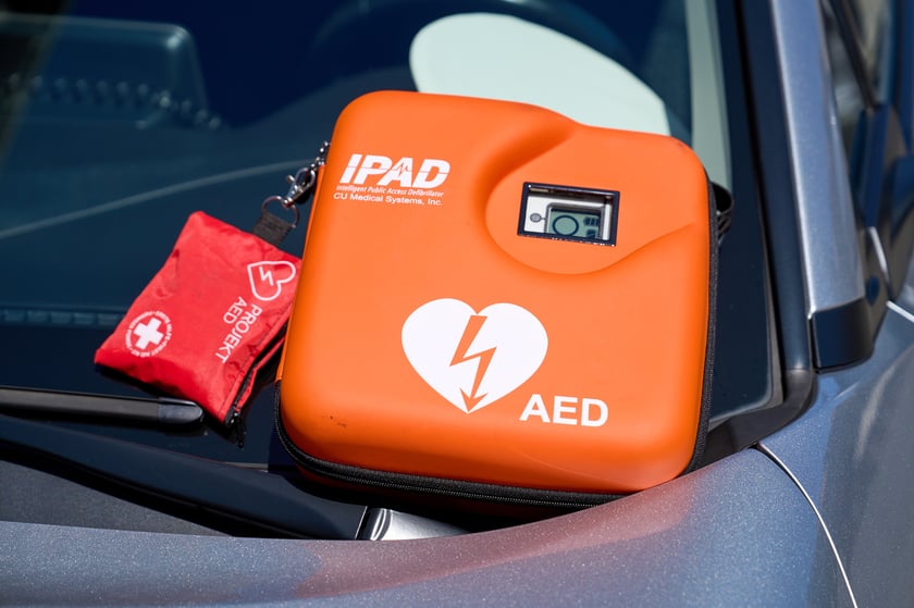 Konferencja prasowa dotycząca wyposażenia pojazdów MPK Wrocław w defibrylatory AED - 30.06.2025