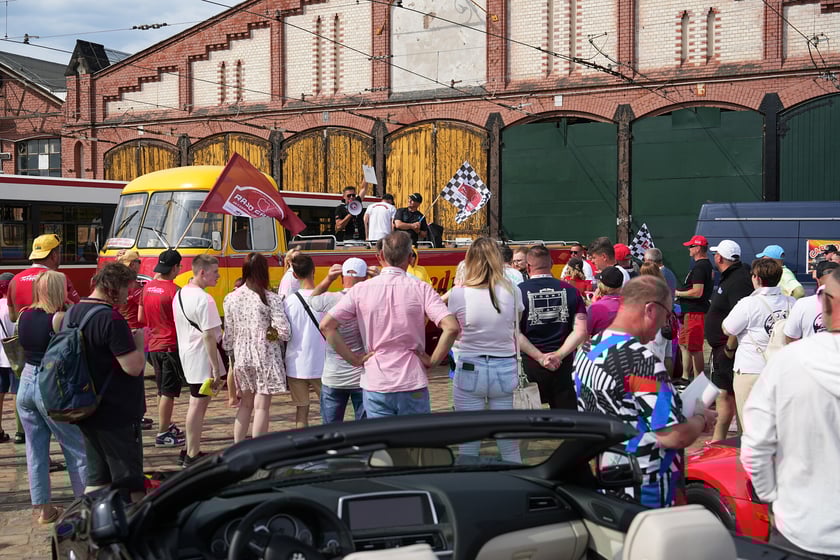 Meta Ogólnopolskiego Charytatywnego Rajdu Cabrio  na Zajezdni Popowice