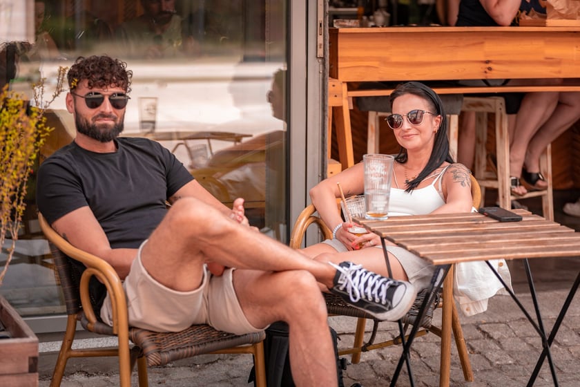 Upał we Wrocławiu. W niedzielę 6 lipca temperatura przekroczyła 30 stopni Celsjusza. Turyści i wrocławianie szukają ochłody