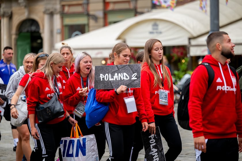 Ruszył XV Wrocław Cup! Kolorowa parada otworzyła Międzynarodowy Turniej w Piłce Ulicznej