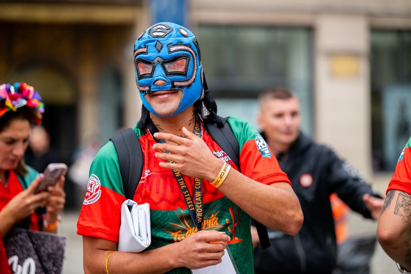 Ruszył XV Wrocław Cup! Kolorowa parada otworzyła Międzynarodowy Turniej w Piłce Ulicznej