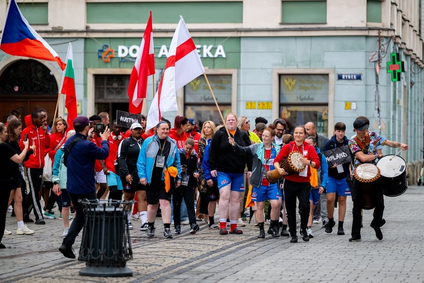 Ruszył XV Wrocław Cup! Kolorowa parada otworzyła Międzynarodowy Turniej w Piłce Ulicznej
