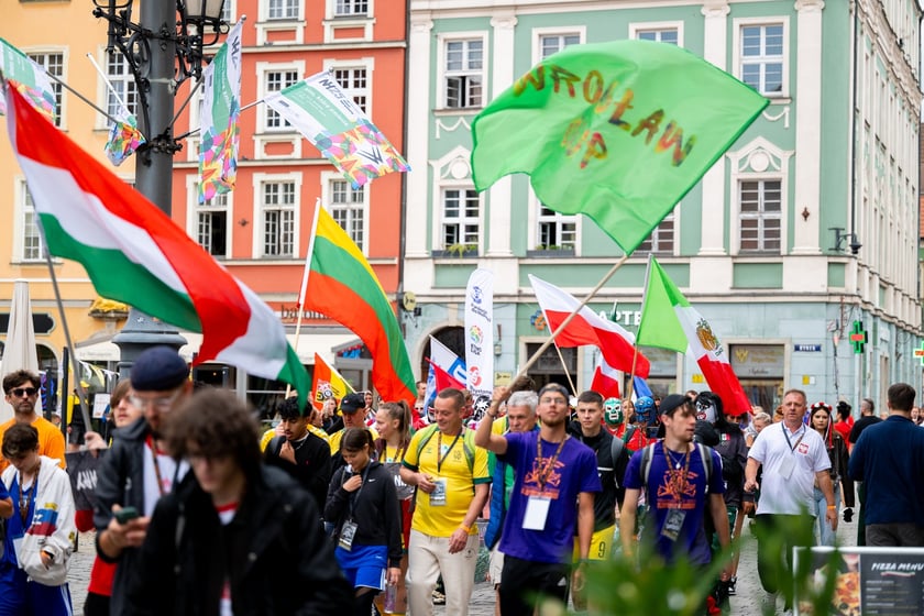 Ruszył XV Wrocław Cup! Kolorowa parada otworzyła Międzynarodowy Turniej w Piłce Ulicznej
