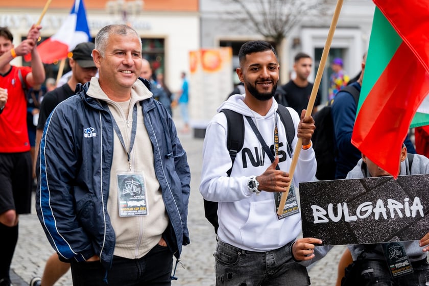 Ruszył XV Wrocław Cup! Kolorowa parada otworzyła Międzynarodowy Turniej w Piłce Ulicznej
