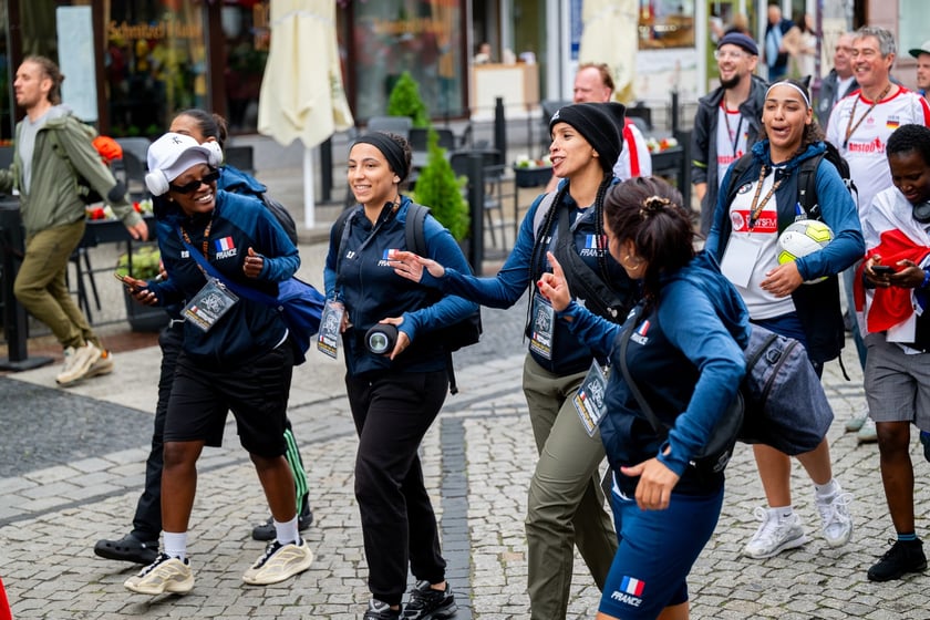 Ruszył XV Wrocław Cup! Kolorowa parada otworzyła Międzynarodowy Turniej w Piłce Ulicznej