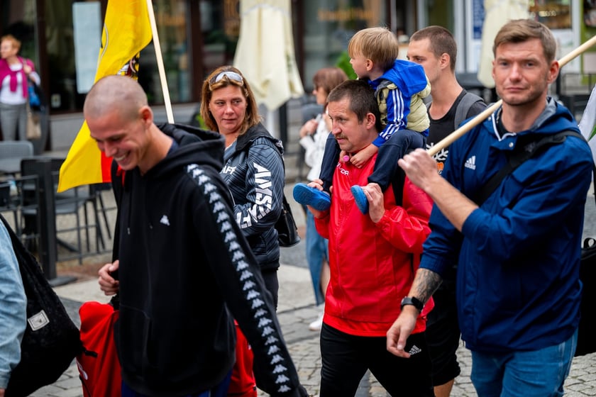 Ruszył XV Wrocław Cup! Kolorowa parada otworzyła Międzynarodowy Turniej w Piłce Ulicznej