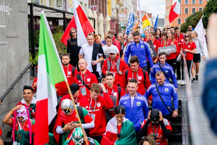Ruszył XV Wrocław Cup! Kolorowa parada otworzyła Międzynarodowy Turniej w Piłce Ulicznej