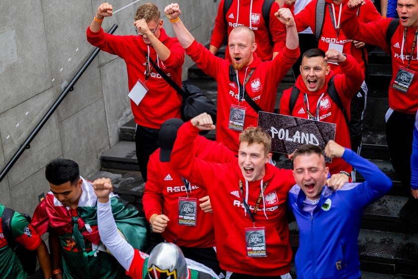 Ruszył XV Wrocław Cup! Kolorowa parada otworzyła Międzynarodowy Turniej w Piłce Ulicznej