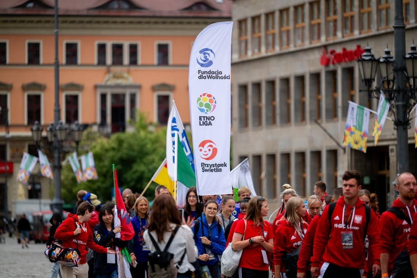 Ruszył XV Wrocław Cup! Kolorowa parada otworzyła Międzynarodowy Turniej w Piłce Ulicznej