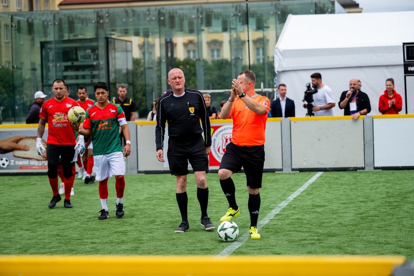 Ruszył XV Wrocław Cup! Kolorowa parada otworzyła Międzynarodowy Turniej w Piłce Ulicznej