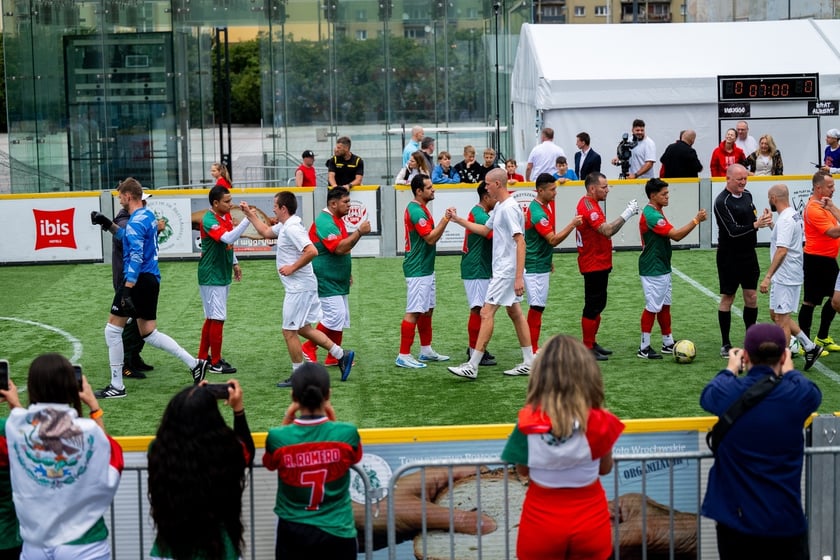 Ruszył XV Wrocław Cup! Kolorowa parada otworzyła Międzynarodowy Turniej w Piłce Ulicznej