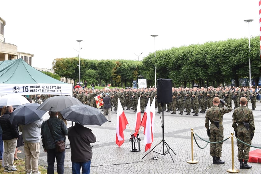 Przysięga żołnierzy 16. Dolnośląskiej Brygady Obrony Terytorialnej