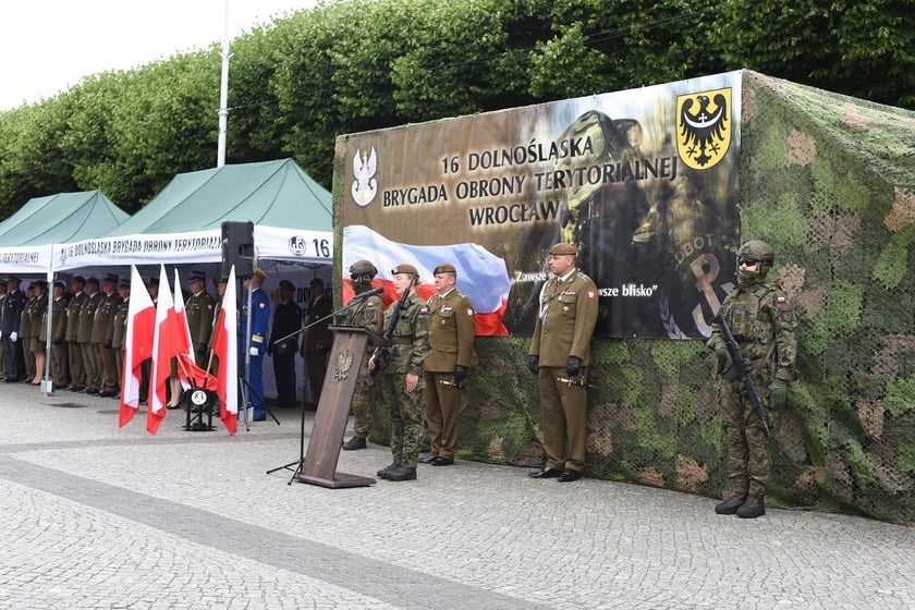 Przysięga żołnierzy 16. Dolnośląskiej Brygady Obrony Terytorialnej