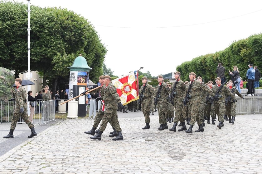 Przysięga żołnierzy 16. Dolnośląskiej Brygady Obrony Terytorialnej
