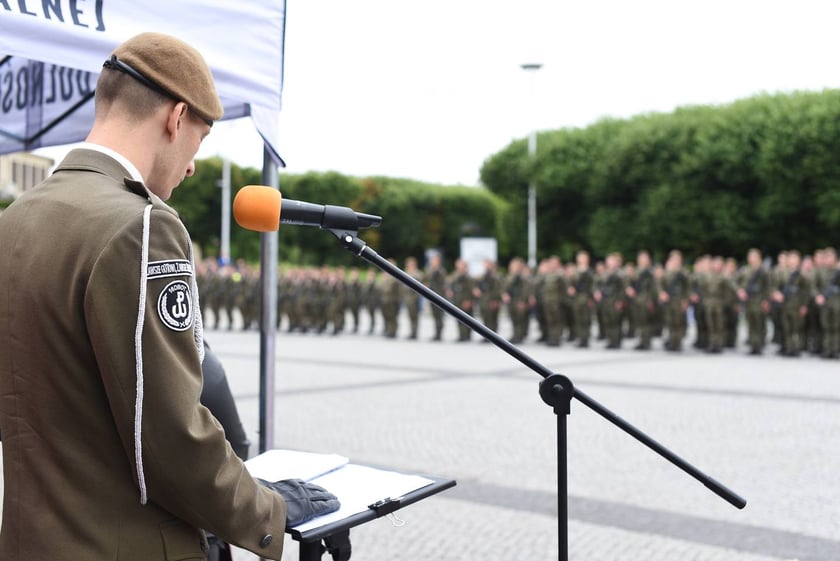 Przysięga żołnierzy 16. Dolnośląskiej Brygady Obrony Terytorialnej