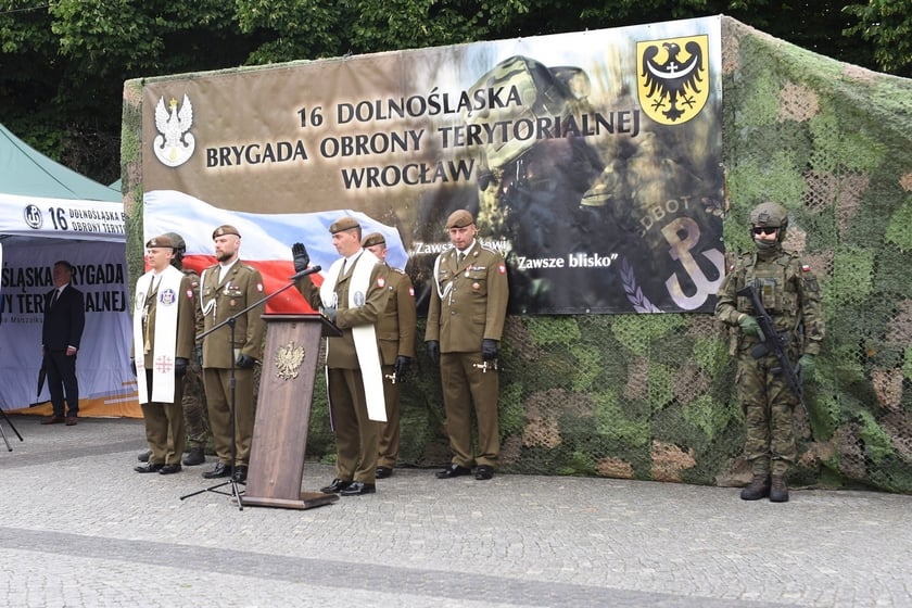 Przysięga żołnierzy 16. Dolnośląskiej Brygady Obrony Terytorialnej