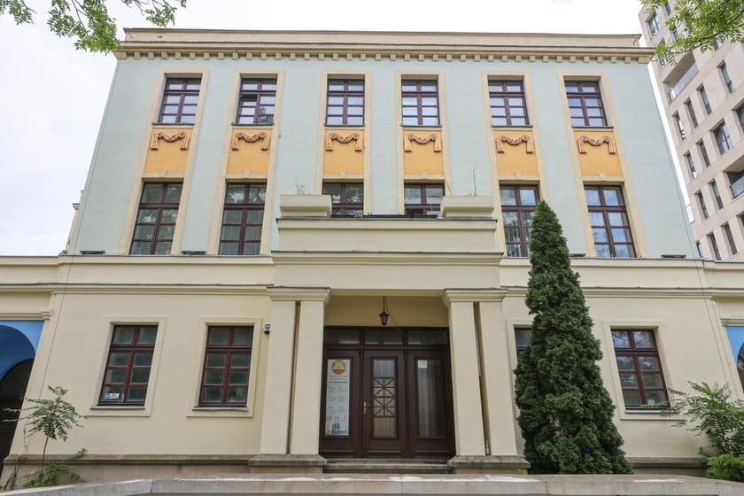 Powojenna, zabytkowa willa Powstańców Śląskich 22, lipiec 2025