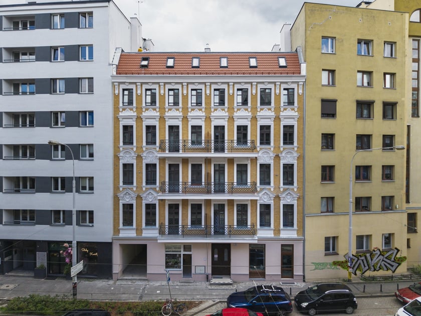 Wyremontowana kamienica Jedności Narodowej 153, 22 lipca 2025
