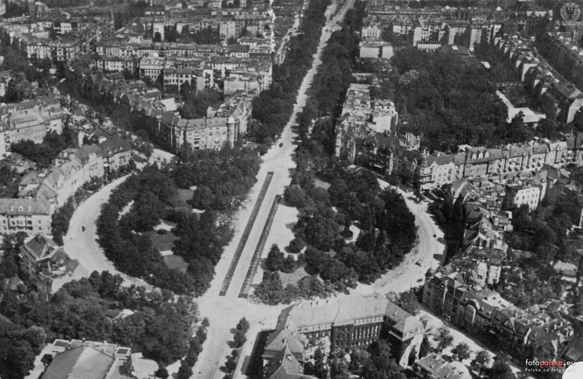 Rok 1938, plac Powstańców Śląskich