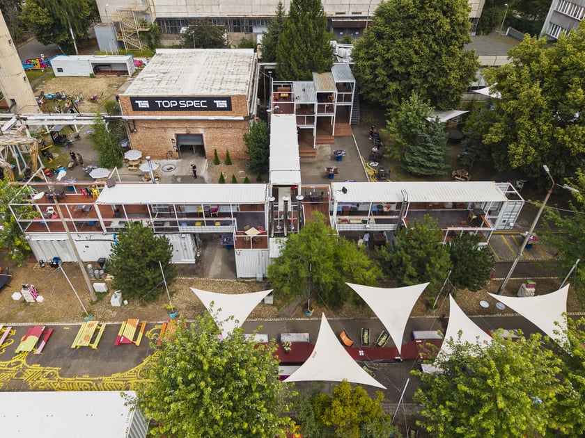 HUTA przy ul. Grabiszyńskiej 241.