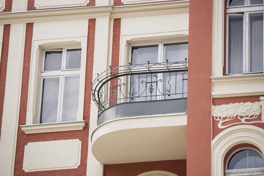 Kamienica wspólnotowa Rozbrat 12 po remoncie (w lipcu 2025 roku)