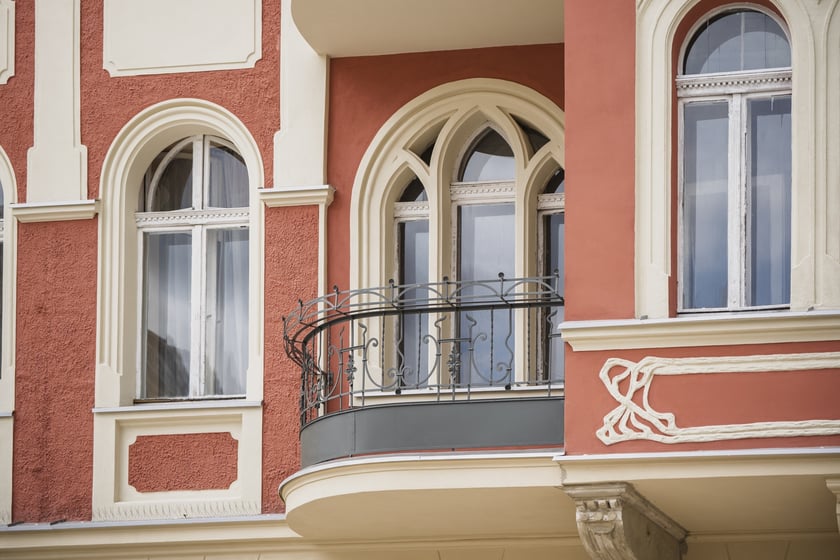 Kamienica wspólnotowa Rozbrat 12 po remoncie (w lipcu 2025 roku)