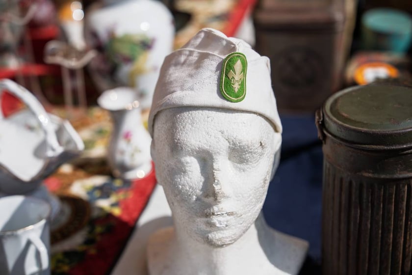 Giełda staroci pod Iglicą we Wrocławiu